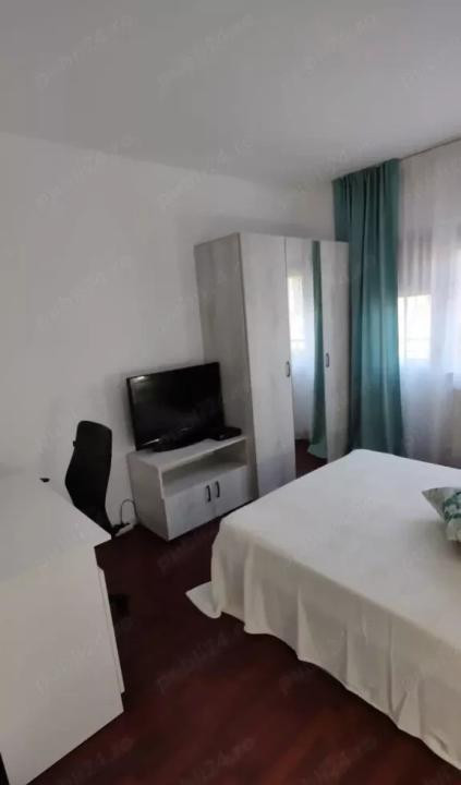 Inchiriez apartament 3 camere si garaj