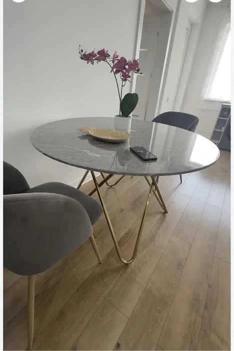 Apartament cu 2 camere, 51 mp, balcon, zona BMW