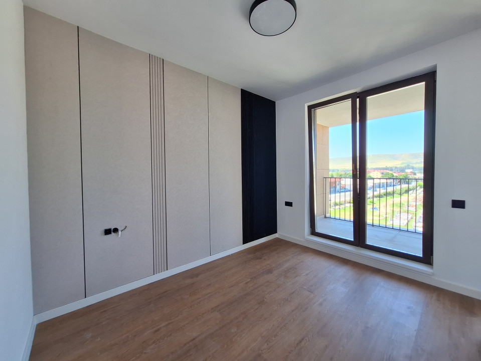 Apartament cu 2 camere, 40 mp, balcon, zona Eroilor