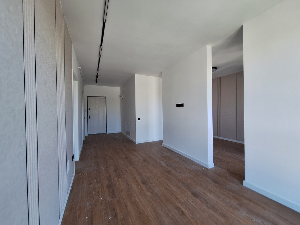 Apartament cu 2 camere, 40 mp, balcon, zona Eroilor