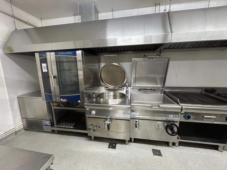 Spațiu autorizat alimentație publică, 75 mp, complet utilat, zona Autogara Beta