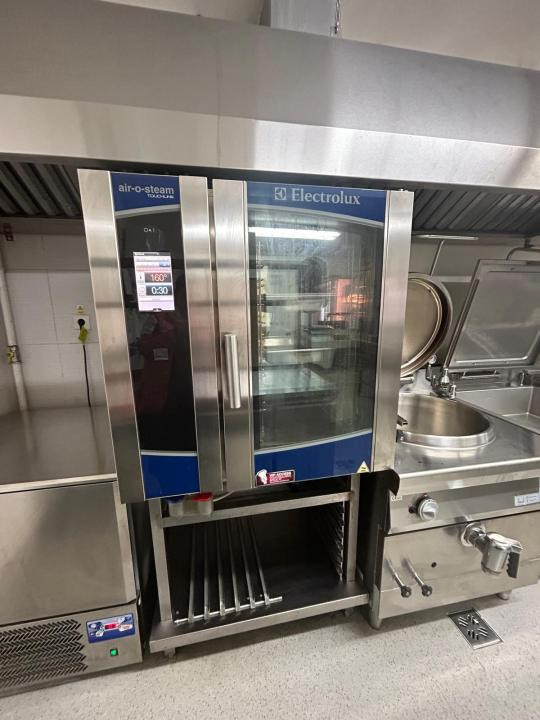 Spațiu autorizat alimentație publică, 75 mp, complet utilat, zona Autogara Beta