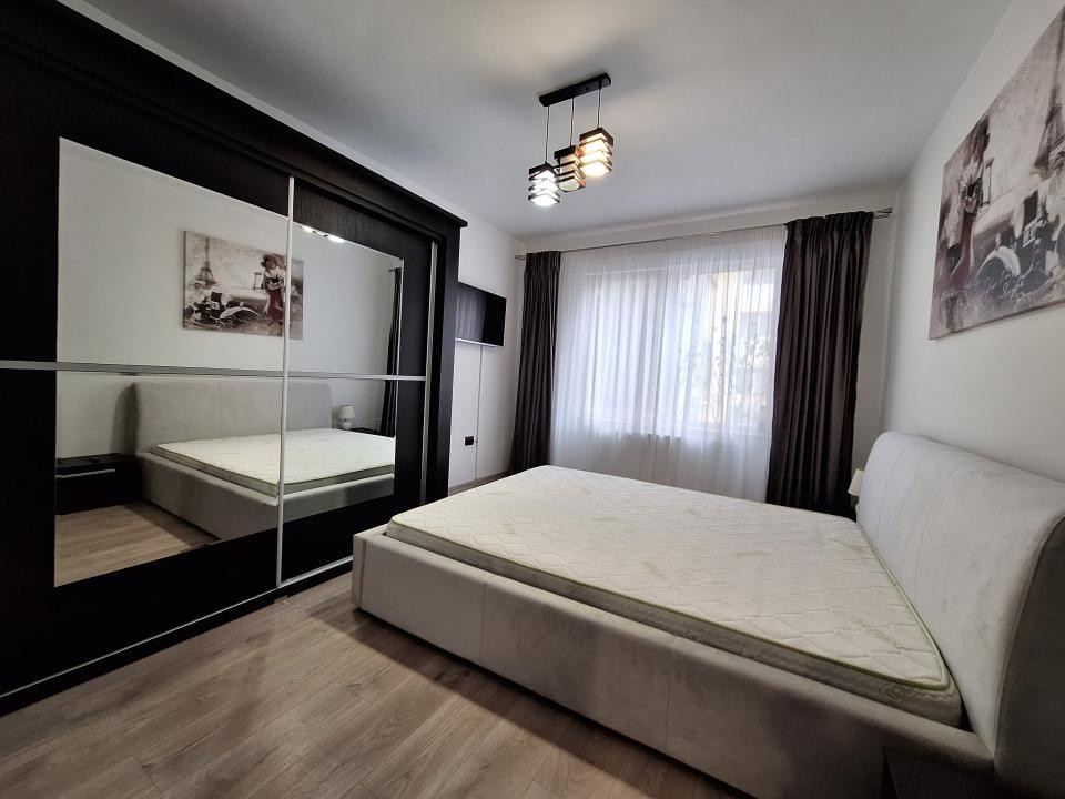 Apartament cu 2 camere, 48 mp, parcare, zona Terra