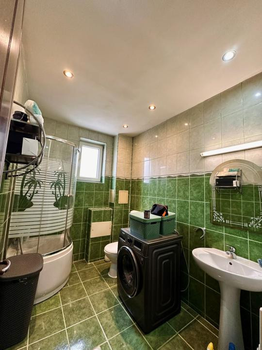 Apartament cu 3 camere, 58 mp, balcon, zona Eroilor