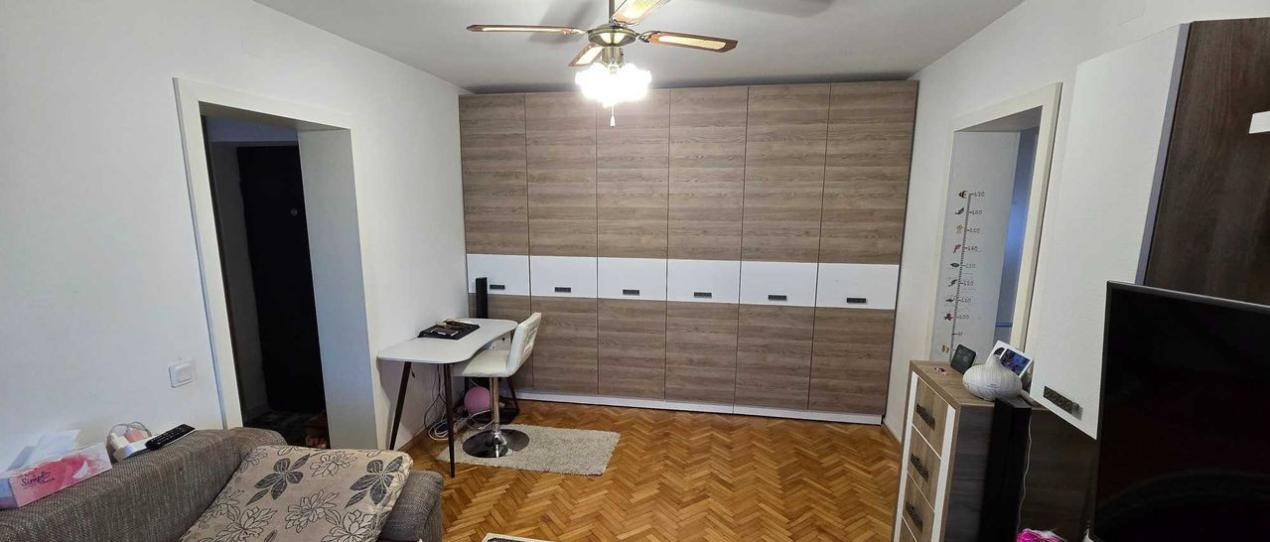 Apartament la cheie cu 3 camere, 63 mp, Garaj, zona Grigore Alexandrescu