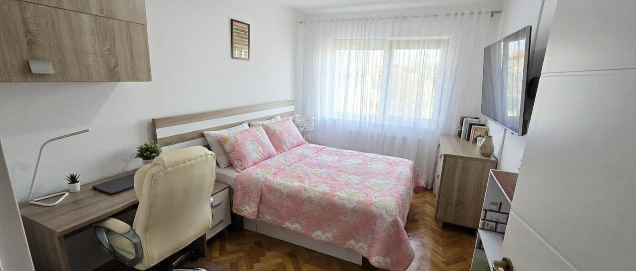 Apartament la cheie cu 3 camere, 63 mp, Garaj, zona Grigore Alexandrescu