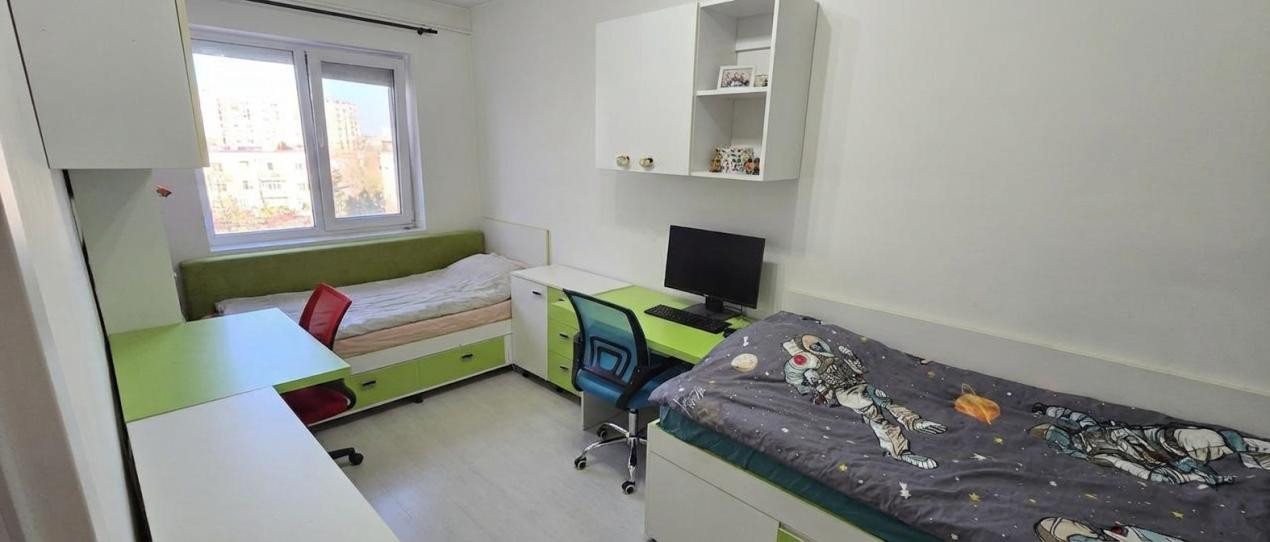 Apartament la cheie cu 3 camere, 63 mp, Garaj, zona Grigore Alexandrescu