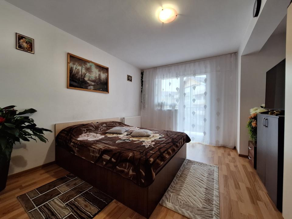 Apartament cu 3 camere, 57 mp, 2 balcoane, zona Florilor