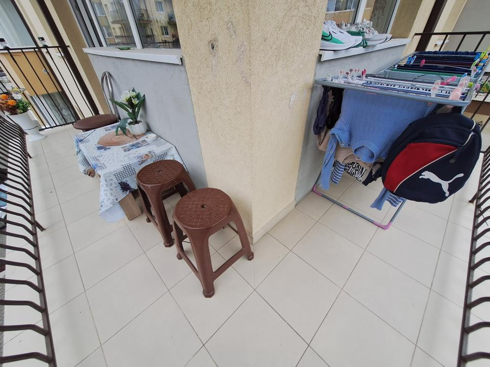 Apartament cu 3 camere, 57 mp, 2 balcoane, zona Florilor