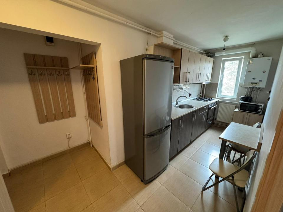 Apartament 2 camere, 42 mp, etaj intermediar, zona Pieței Hermes