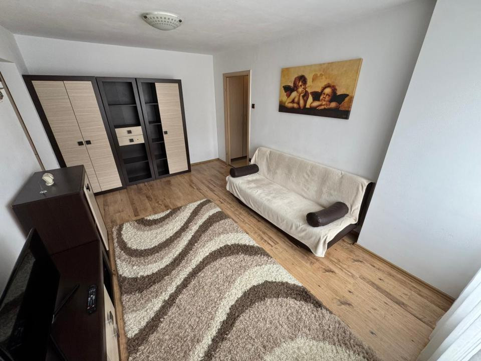 Apartament 2 camere, 42 mp, etaj intermediar, zona Pieței Hermes