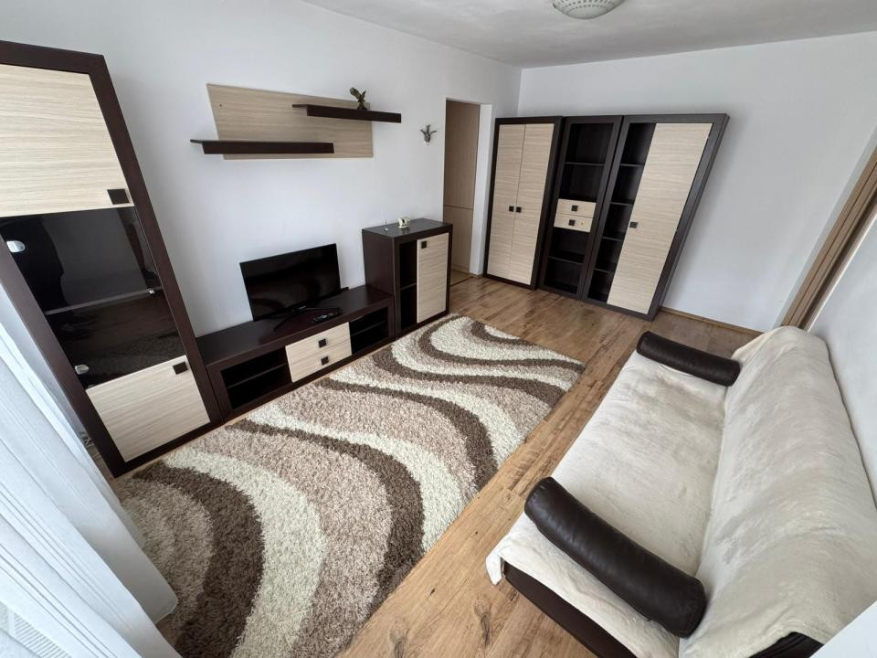 Apartament 2 camere, 42 mp, etaj intermediar, zona Pieței Hermes