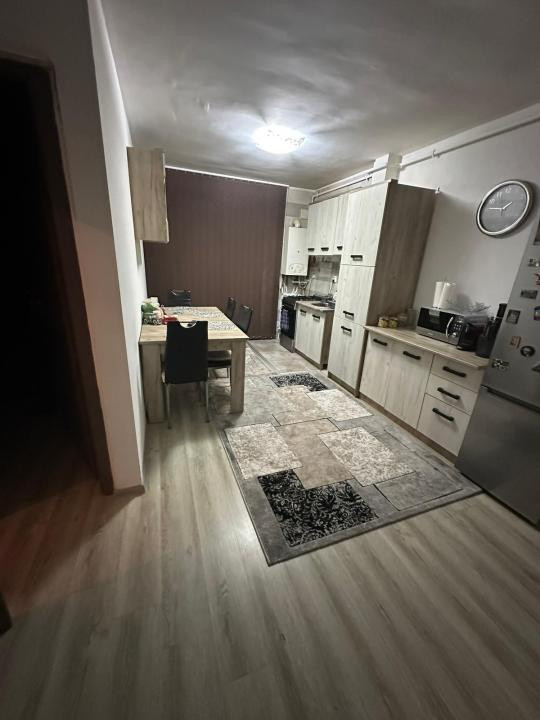 Apartament in zona  Eroilor,etaj intermediar 