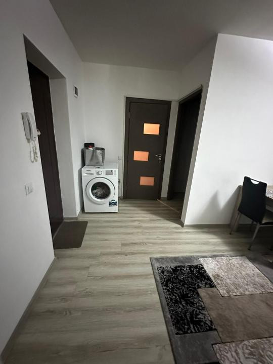 Apartament in zona  Eroilor,etaj intermediar 