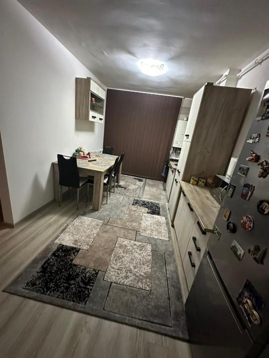 Apartament in zona  Eroilor,etaj intermediar 