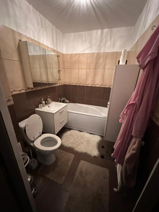 Apartament in zona  Eroilor,etaj intermediar 