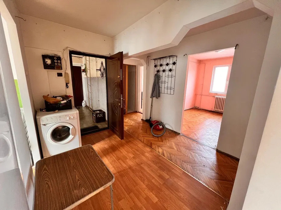 Apartament cu 4 camere, decomandat, 80 mp, zona Grigore Alexandrescu