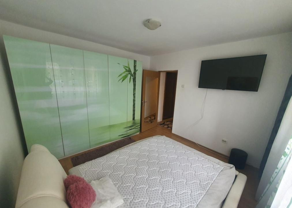Apartament cu 2 camere, decomandat, 51 mp, Zona Mehedinti