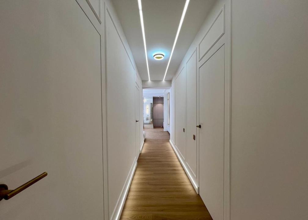 Apartament 3 camere 2 băi 73 mp totul nou