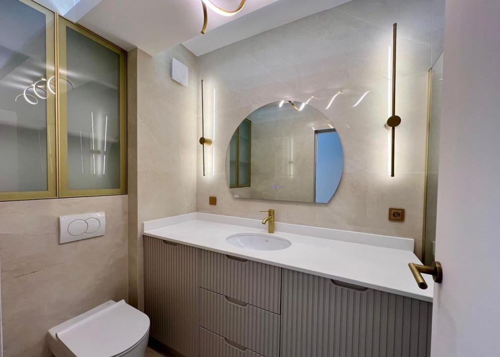 Apartament 3 camere 2 băi 73 mp totul nou