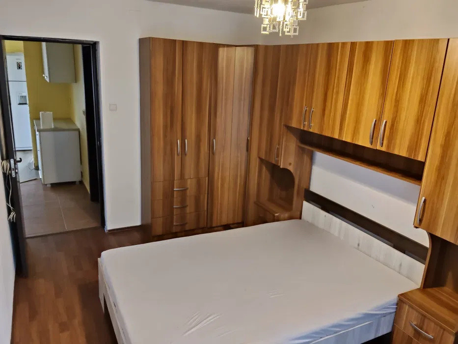 Apartament cu garaj individual de 27 mp, zona Stejarului