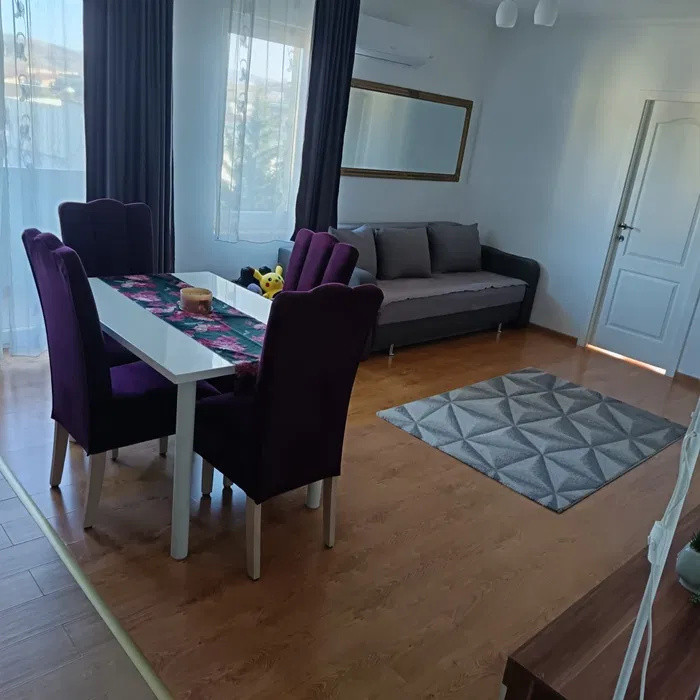 Apartament cu 3 camere, 53 mp, parcare, zona Terra