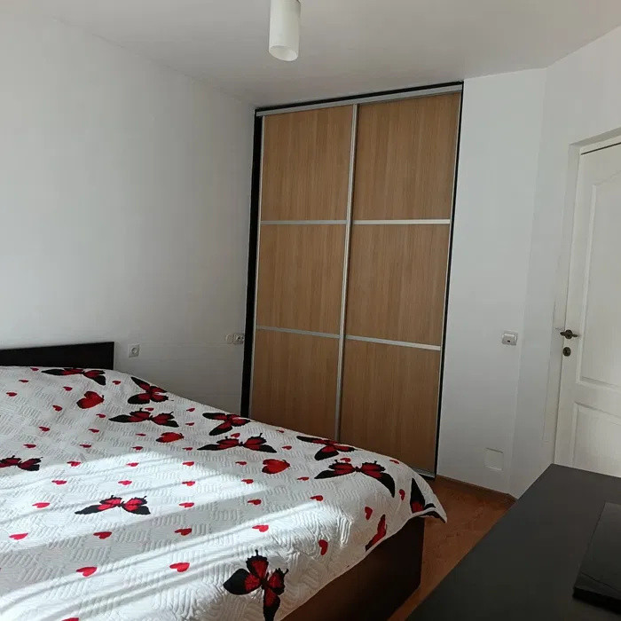 Apartament cu 3 camere, 53 mp, parcare, zona Terra