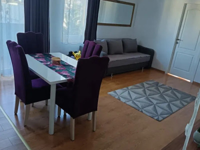 Apartament cu 3 camere, 53 mp, parcare, zona Terra