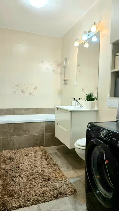 Apartament cu 3 camere, 65 mp, parcare, zona Cetatii