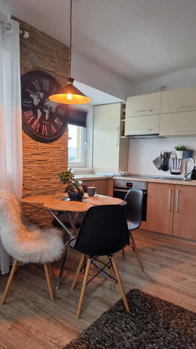 Apartament cu 3 camere, 62,15 mp, balcon, zona Cetatii