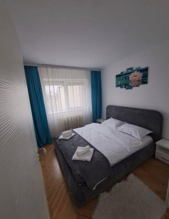 Apartament cu 4 camere,decomandat,zona Manastur-Bucium