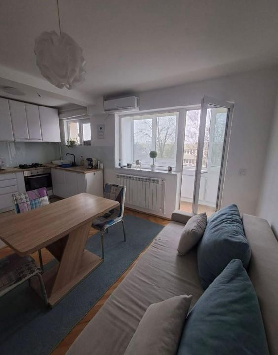 Apartament cu 4 camere,decomandat,zona Manastur-Bucium