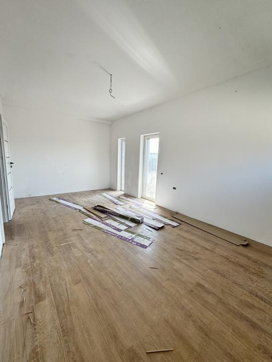 Casa Tip Duplex, 4 camere, 120 mp utili, garaj, teren 200 mp,Chinteni