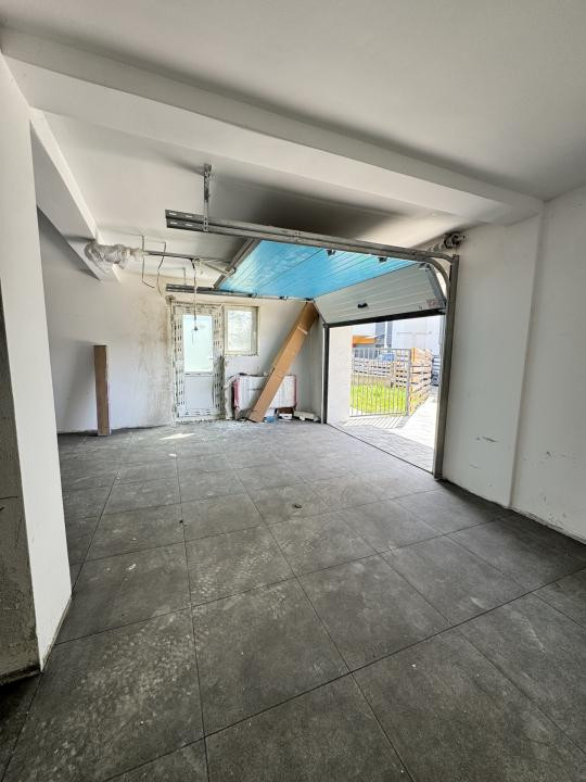 Casa Tip Duplex, 4 camere, 120 mp utili, garaj, teren 200 mp,Chinteni