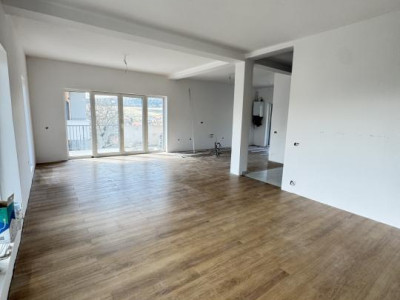 Casa Tip Duplex, 4 camere, 120 mp utili, garaj, teren 200 mp,Chinteni