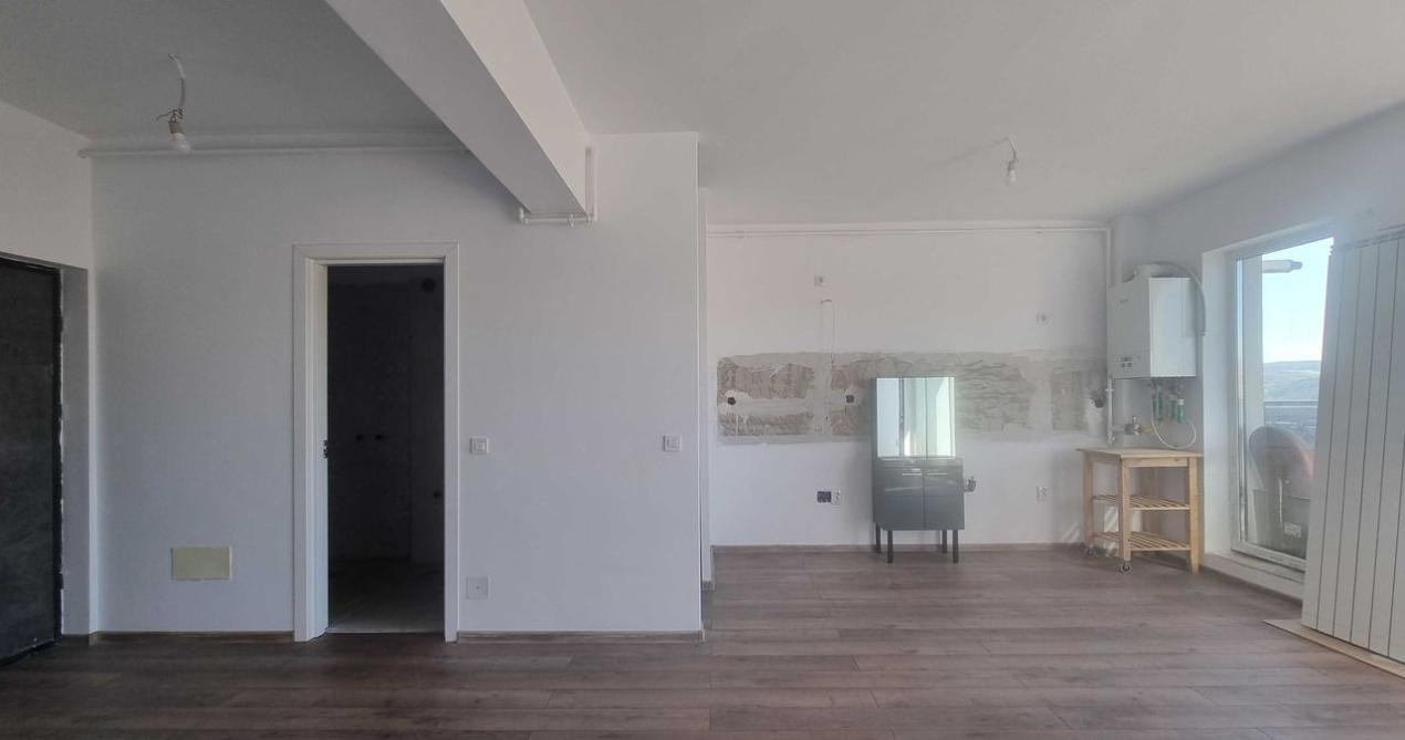 Apartament 1 Cameră, parcare subterană, balcon 8 mp, zona Petrom