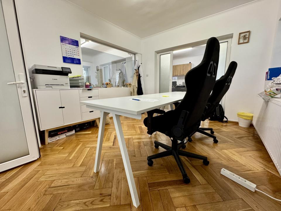 Casă 500 mp utili, teren 2000 mp, 10 parcări, cartier Andrei Mureșanu