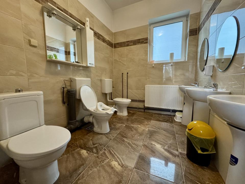 Casă 500 mp utili, teren 2000 mp, 10 parcări, cartier Andrei Mureșanu