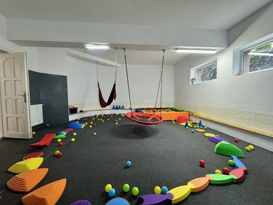 Casă 500 mp utili, teren 2000 mp, 10 parcări, cartier Andrei Mureșanu