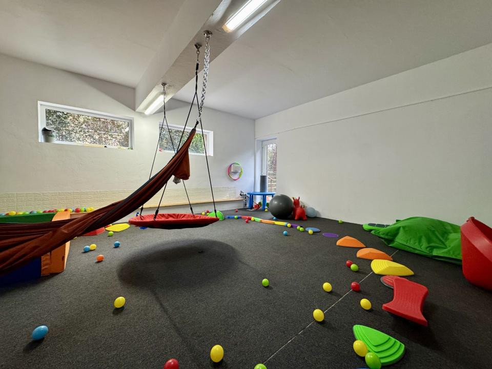 Casă 500 mp utili, teren 2000 mp, 10 parcări, cartier Andrei Mureșanu