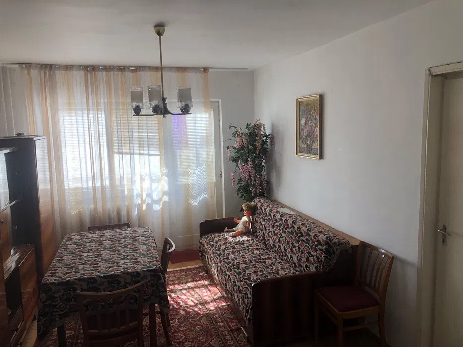 Apartament cu 2 camere, 49 mp, decomandat, etaj intermediar, Zona Calvaria