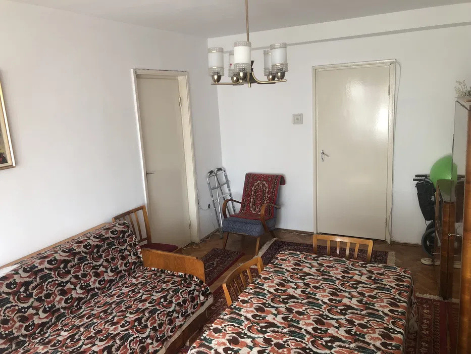 Apartament cu 2 camere, 49 mp, decomandat, etaj intermediar, Zona Calvaria