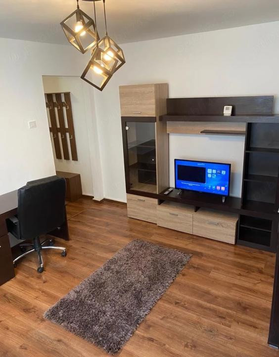 Apartament 2 camere, etaj intermediar, zona strazii Alverna