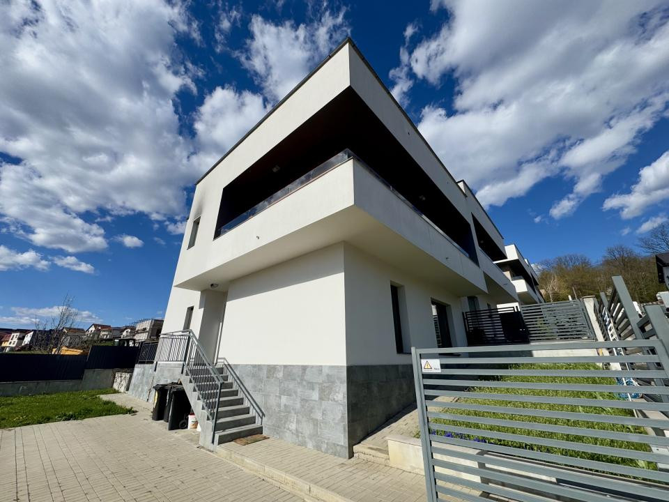 Casă tip duplex, 120 mp utili, teren 180 mp, PETFRIENDLY, zona Oașului