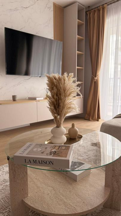 Apartament ultrafinisat,2 camere,etaj intermediar,parcare subterana,zona Eroilor