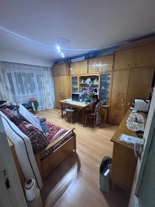 Apartament cu 3 camere, 2 bai, 66 mp, decomandat, Zona Ion Mester