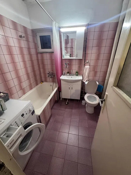 Apartament cu 3 camere, 2 bai, 66 mp, decomandat, Zona Ion Mester