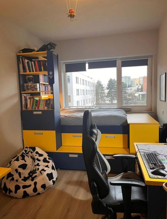 Apartament cu 3 camere,boxa si parcare subterana,zona Iulius Mall