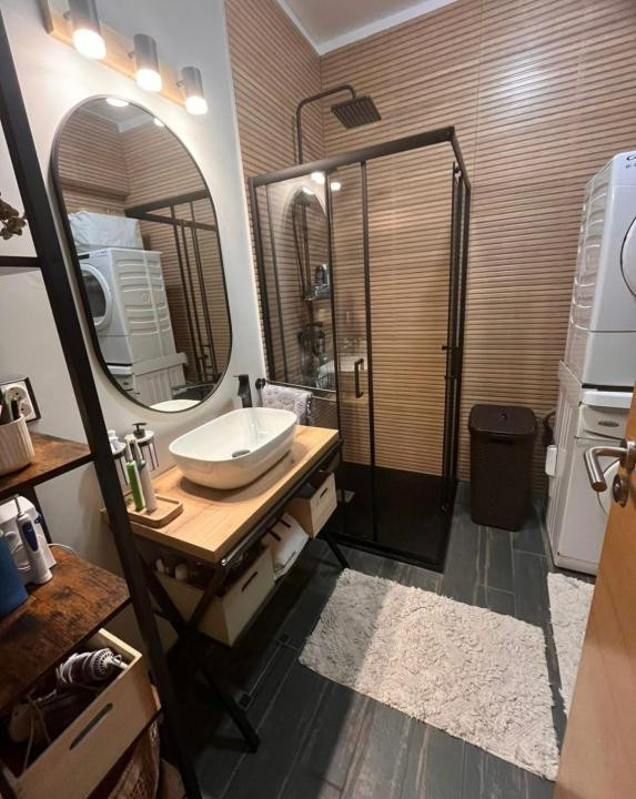 Apartament cu 3 camere,boxa si parcare subterana,zona Iulius Mall