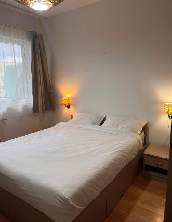 Apartament cu 3 camere,boxa si parcare subterana,zona Iulius Mall